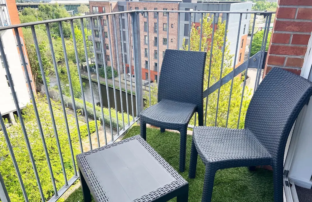 2 Bed Apartment Manchester Sportcity Opposite Etihad Stadium & Coop Live-1